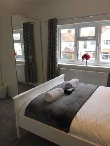 Arma Short Stays 122 - Spacious 3 Bed Oxford House Sleeps 5- FREE PARKNG For 2 Vehicles - Large Garden