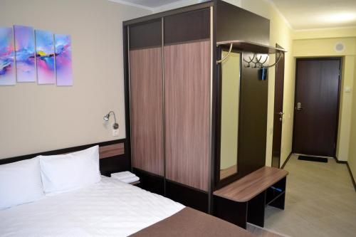 Hotel Cosmos