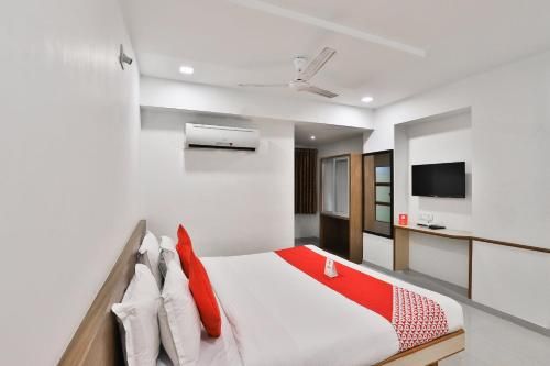 OYO Townhouse 83645 Hotel Rvg