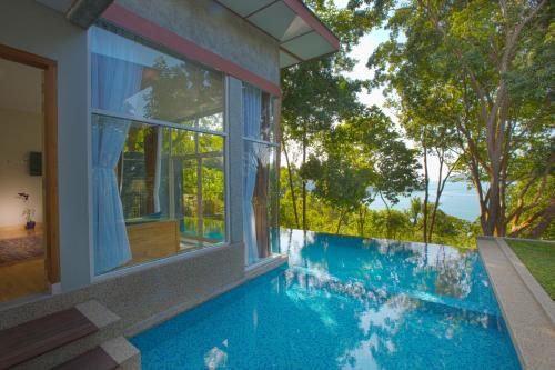 Ambong Pool Villas - Private Pool