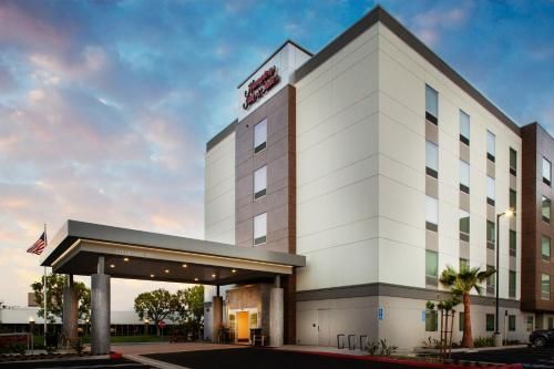 Hampton Inn & Suites Irvine/Orange County Airport