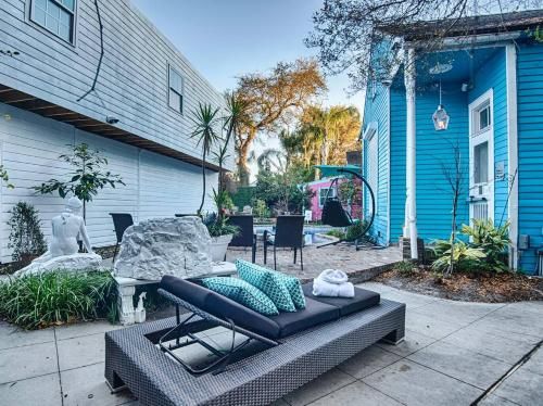 Five BR - Sleeps 10! Steps from French Quarter