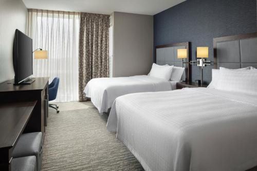 Hampton Inn & Suites Teaneck/Glenpointe