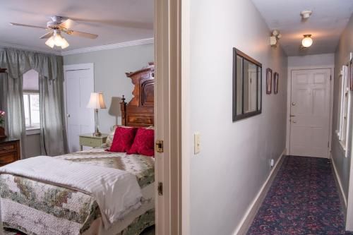 Grape Arbor Bed And Breakfast
