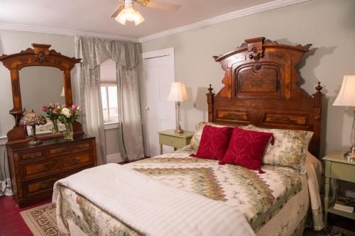 Grape Arbor Bed And Breakfast