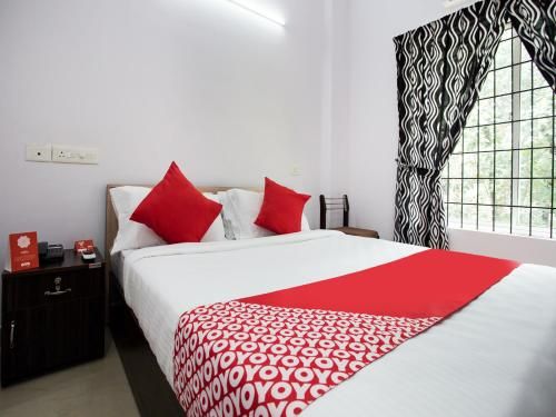 OYO 15599 Reem Residency