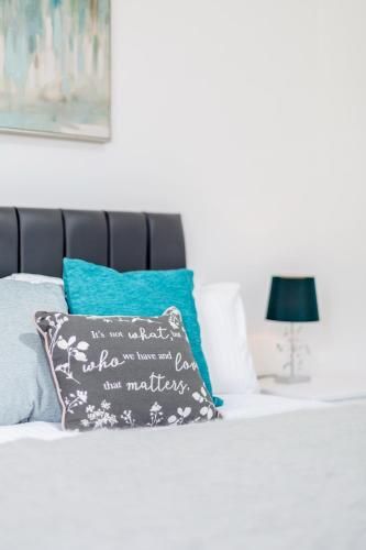 Elthorne Luxury Apartments - Uxbridge