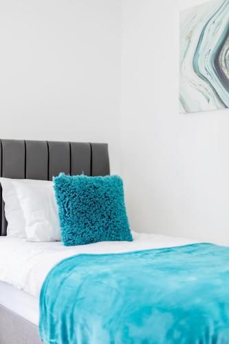 Elthorne Luxury Apartments - Uxbridge