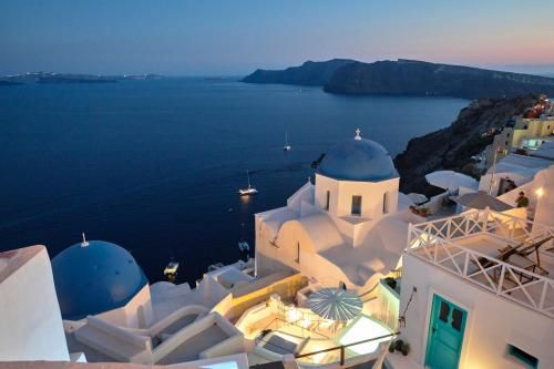 Cave Suite Oia