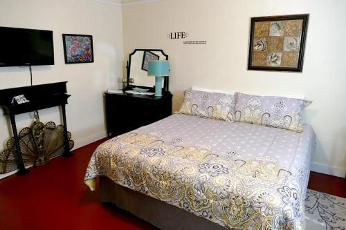 Historic Whiting Hotel Suites