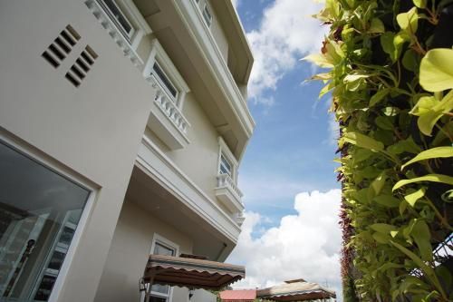 Hotel Carlito Tagaytay