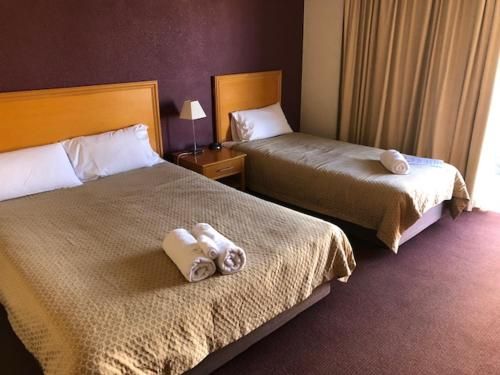Horse & Jockey Hotel Motel