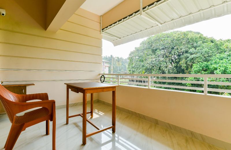 OYO Home 22616 Elegant Puthussery Apartments 3 BHK