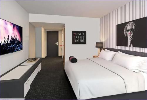The Rose Chicago, Tapestry Collection By Hilton