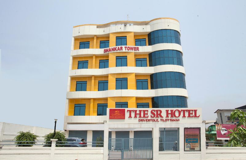OYO 359 The Sr Hotel