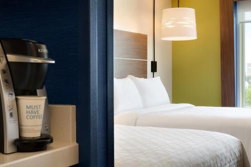 Holiday Inn Express & Suites - Madison, an IHG Hotel