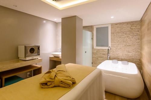 Vogal Luxury Beach Hotel & SPA