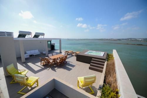 ARADE RIVERSIDE MODERN APARTMENT