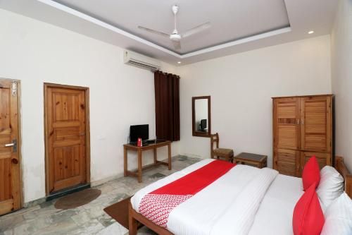 OYO 24079 Sound Sleep Annex