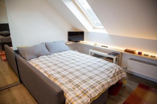 Allt Mor Rentals - Chalet with hot tub, And Studio Apartment with balcony