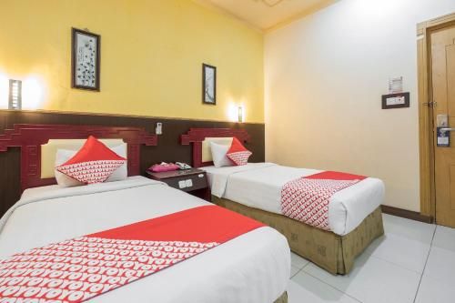 OYO 821 Hotel Dinasti