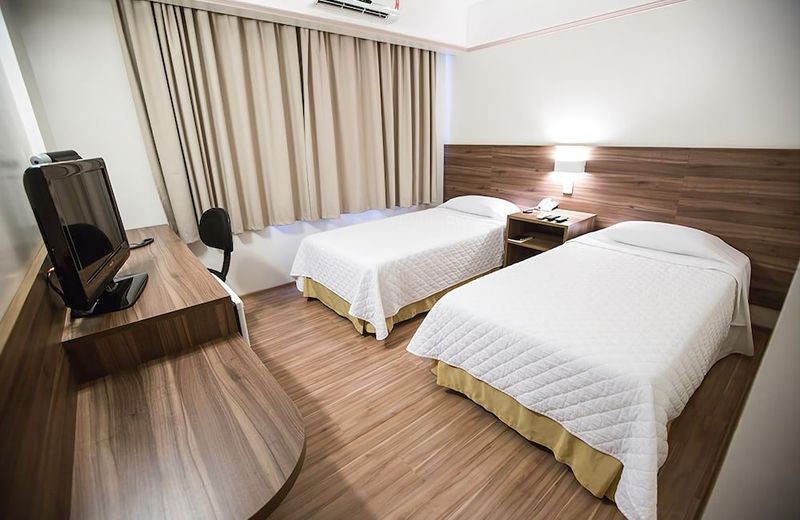 Mogano Business Hotel- ELETROPOSTO
