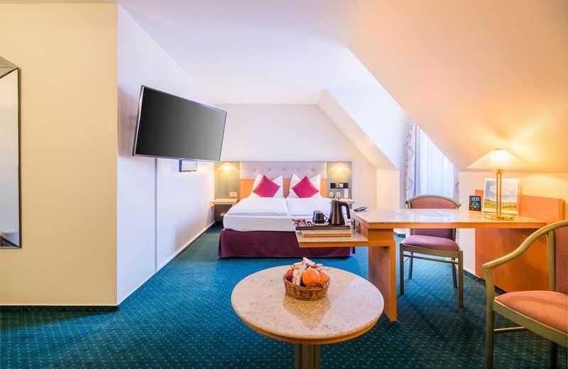PLAZA Hotel Blankenburg Ditzingen, Sure Hotel Collection