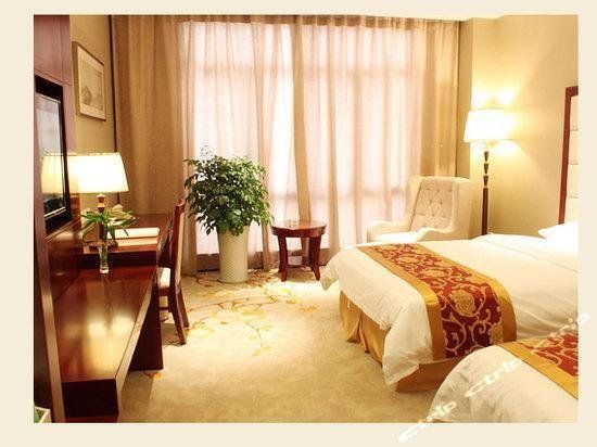 Canal Spring Hotel
