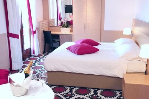 Royal Olympic Hotel