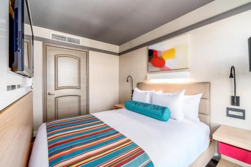 Century Park Hotel LA
