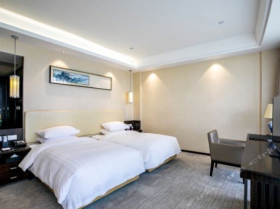Suzhou Jiuhua Chunshenhu Hotel