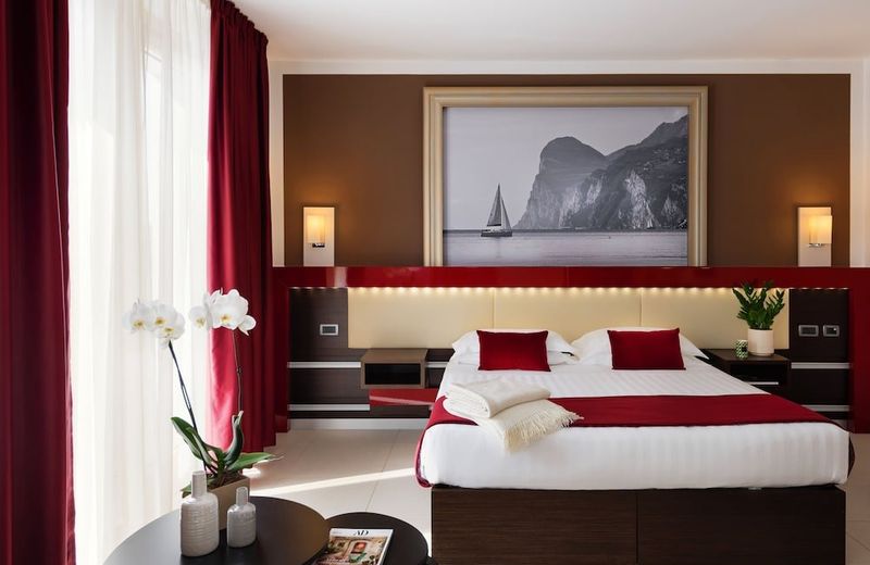 Kairos Garda Hotel