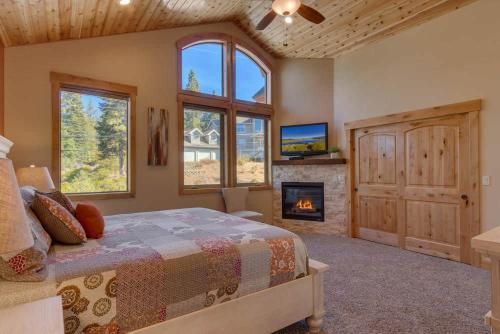 Big Bear Lodge - Six Bedroom Home