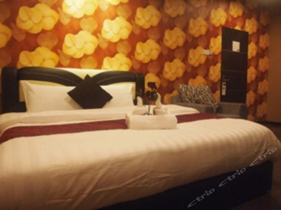 i Garden Hotel