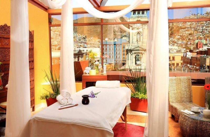 Hotel Ciros