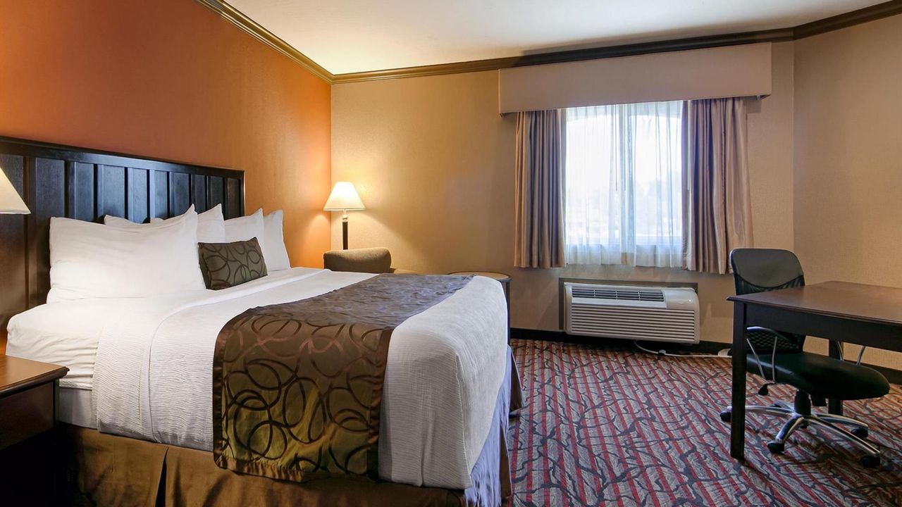 Best Western Plus Brookside Inn