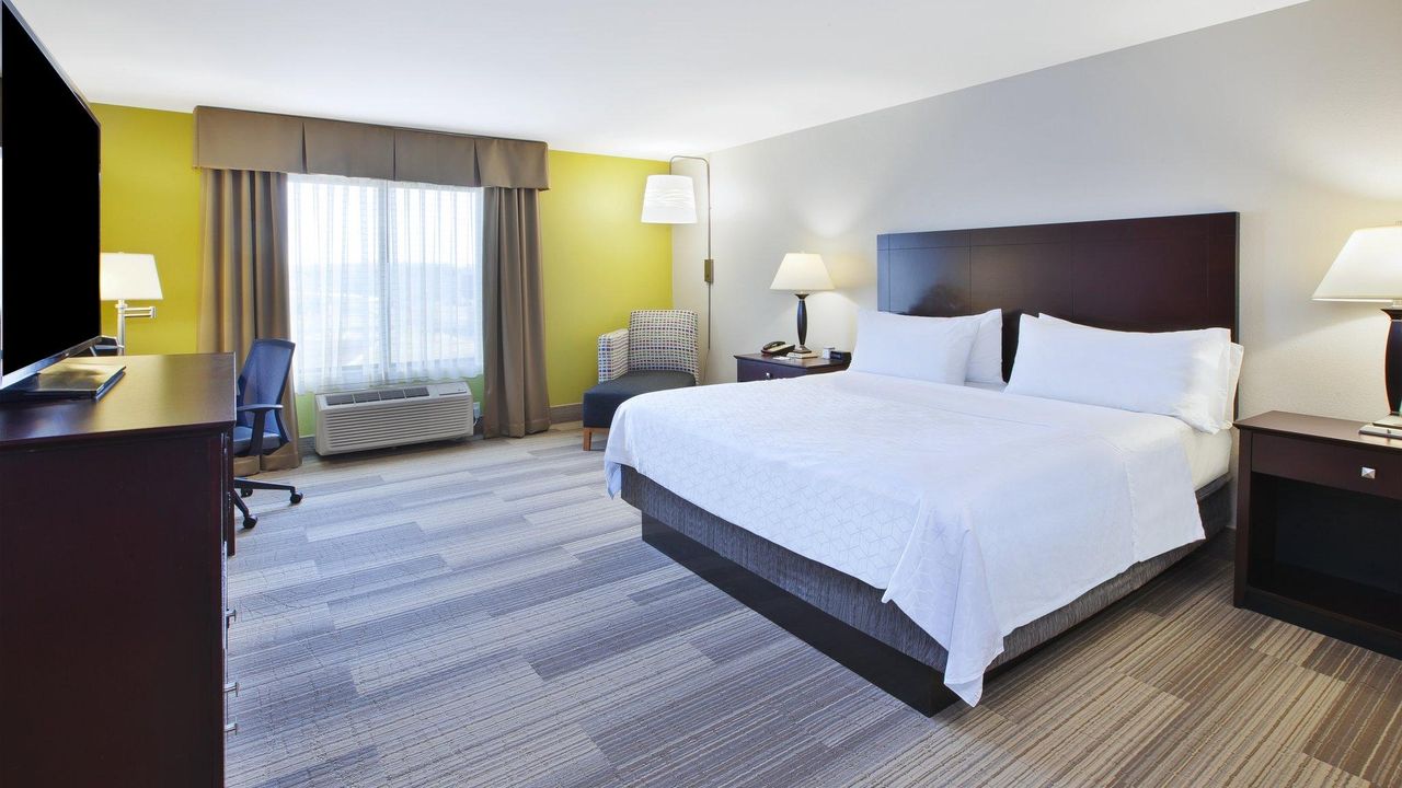 Holiday Inn Express Niles, an IHG Hotel