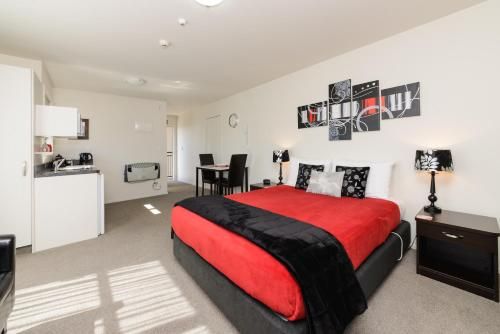 Ellena Court Motel