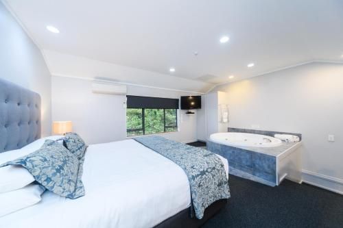 Aubyn Court Spa Motel