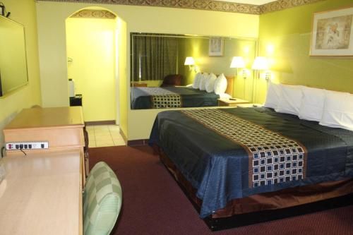 Hutchinson Inn