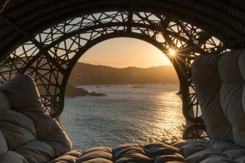 Cliffside Luxury Inn