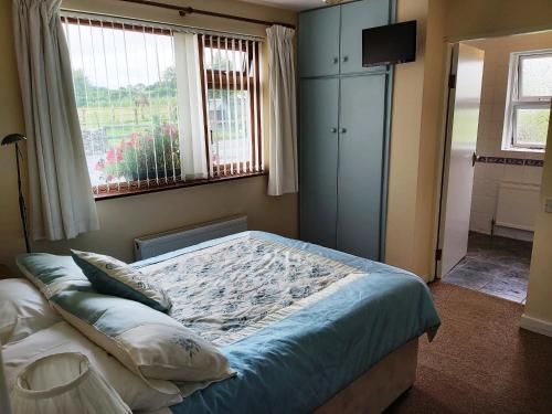 Valley Lodge Room Only Guest House