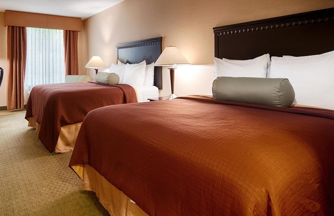 Best Western PLUS Victor Inn & Suites