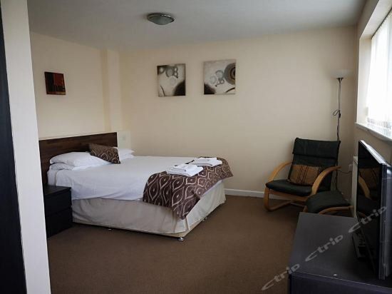 Tadross Hotel
