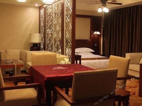 Guangyuan Century Garden Hotel
