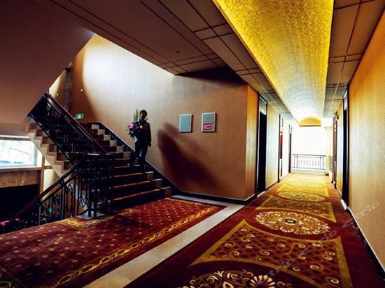 Jinrui Garden Hotel