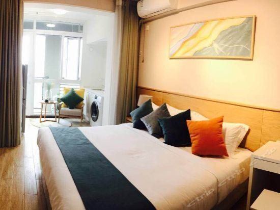Lanzun Business Hotel
