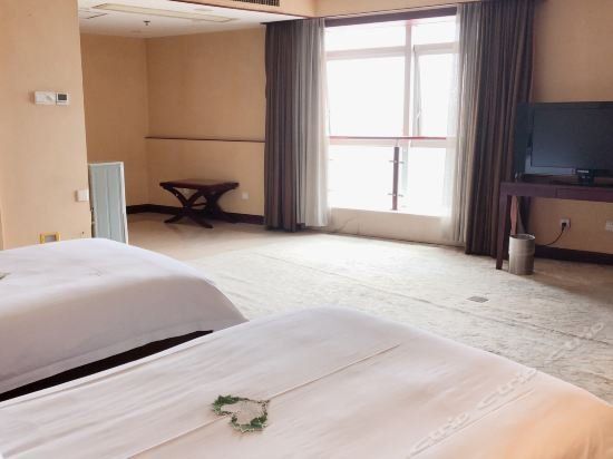Commercial Trust International Hotel