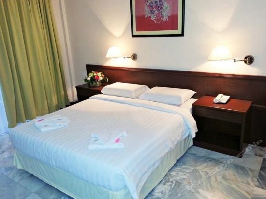 OYO 89972 Borneo Paradise Beach Hotel