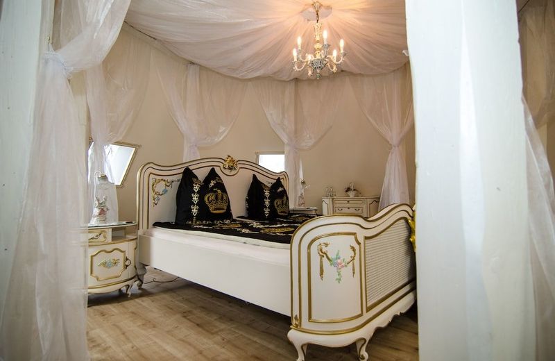 Hotel Schloss Grochwitz (garni)